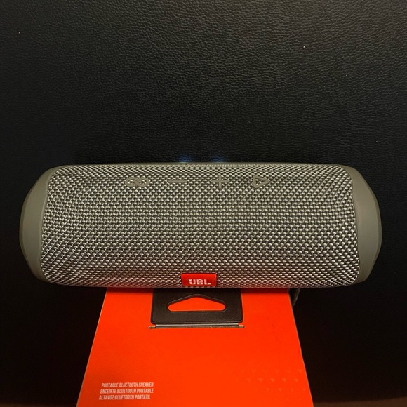 JBL Flip 5 Speaker Lightly Used (Open Box) - Picture 5 of 5